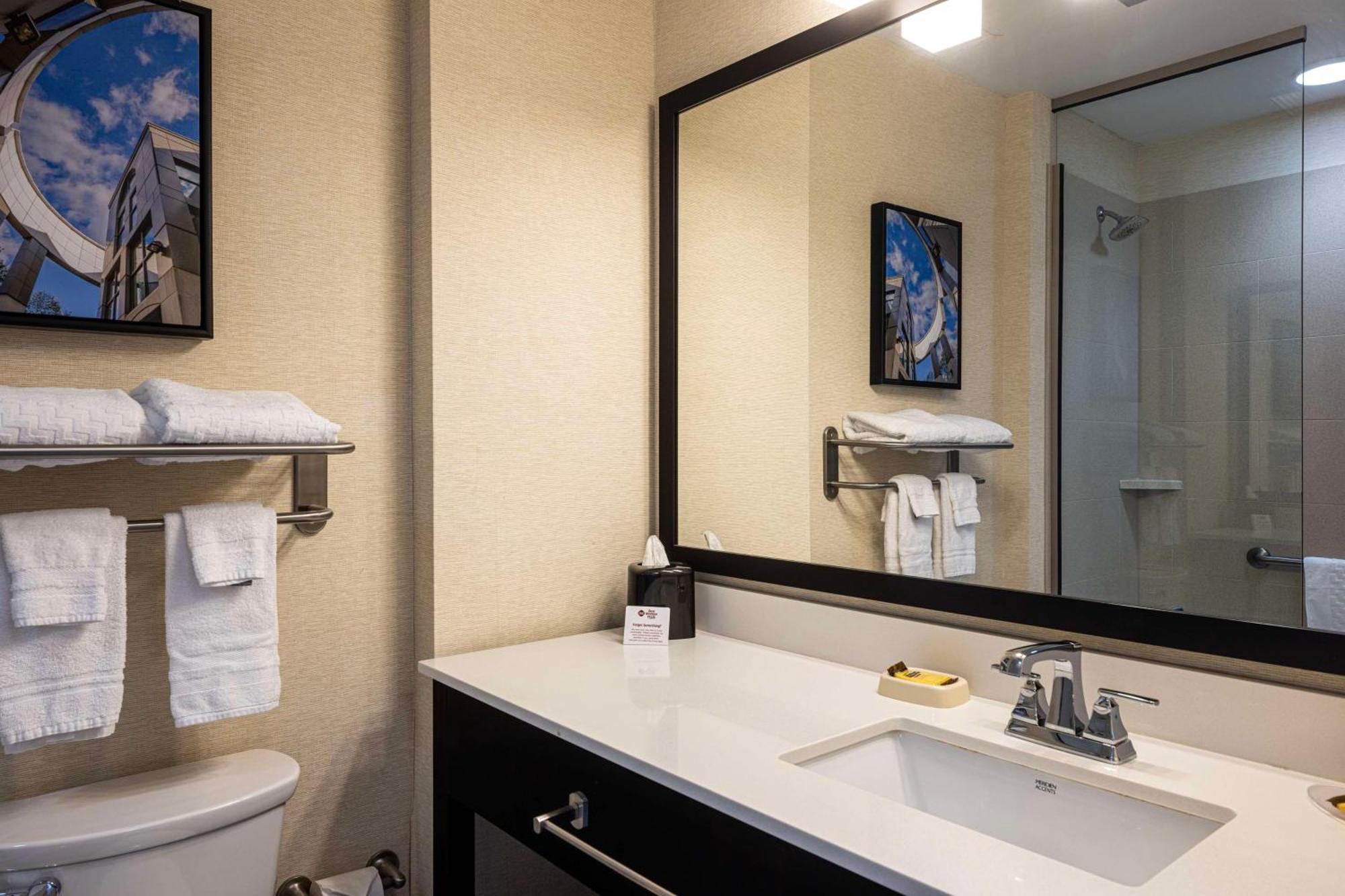 Best Western Plus Franciscan Square Inn & Suites Steubenville Exteriér fotografie