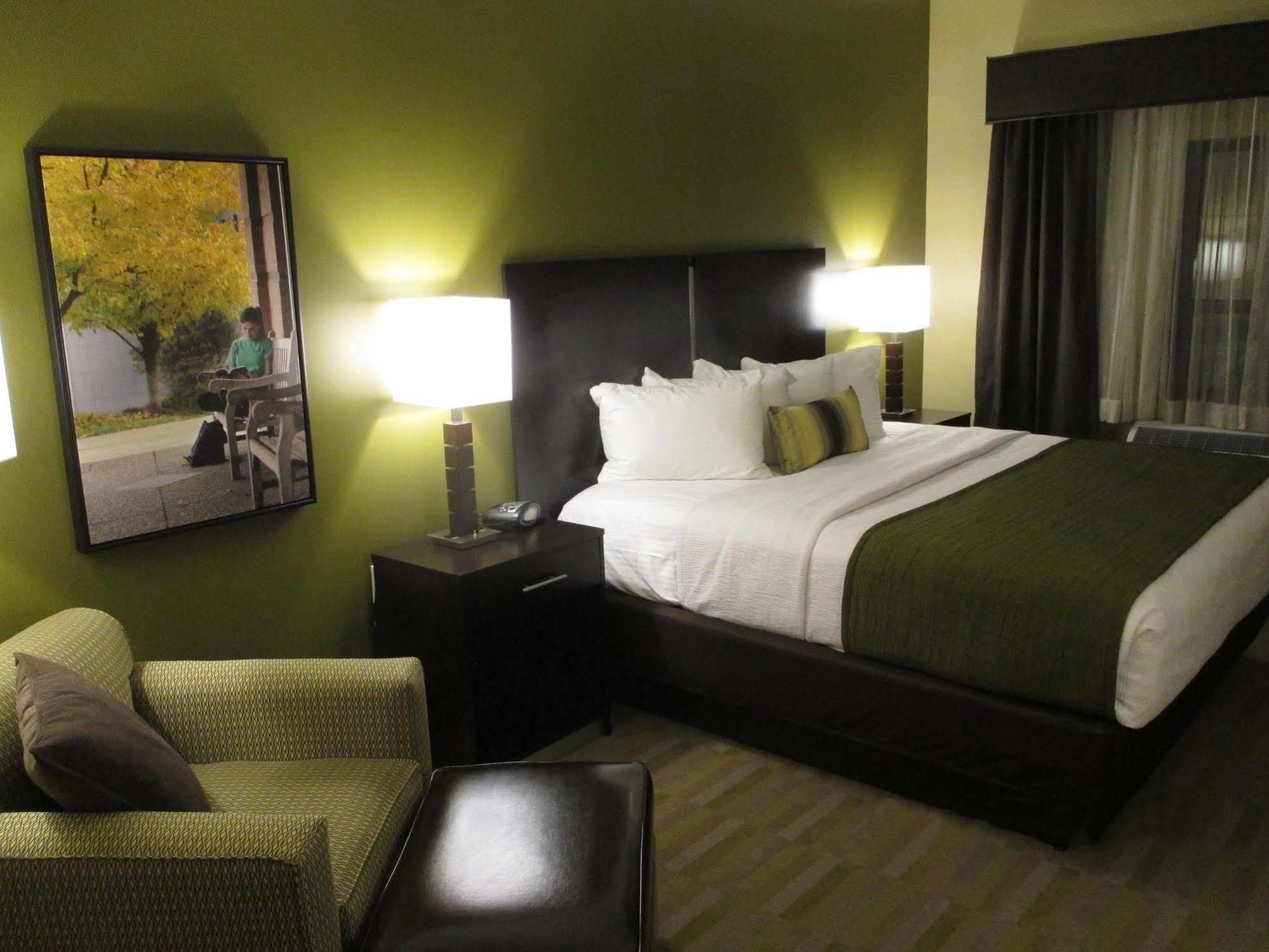 Best Western Plus Franciscan Square Inn & Suites Steubenville Exteriér fotografie